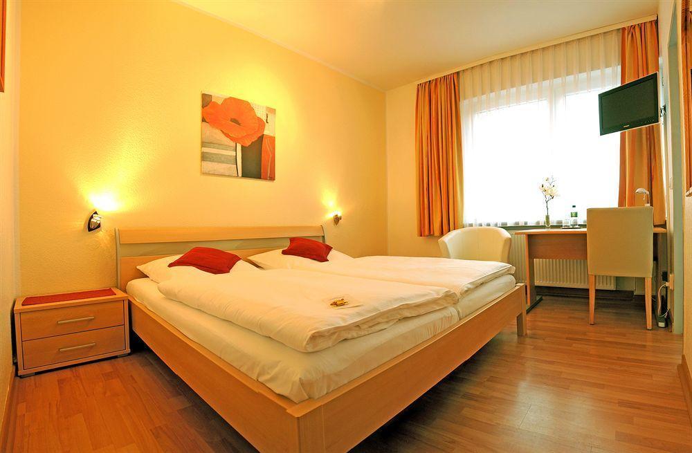 Hotel Herrenhof Lubeck Exterior photo