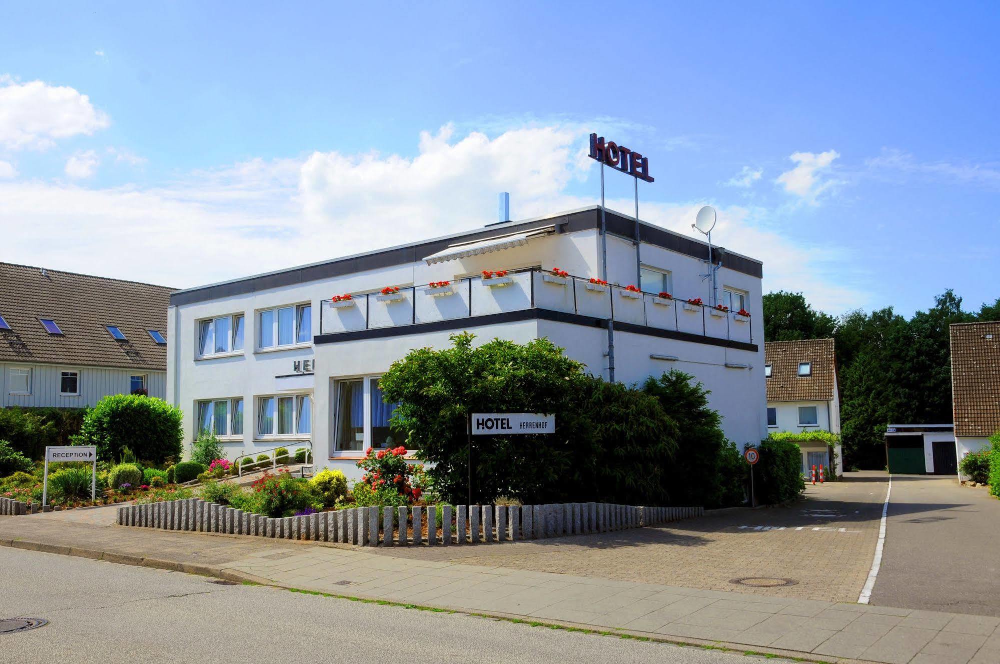 Hotel Herrenhof Lubeck Exterior photo
